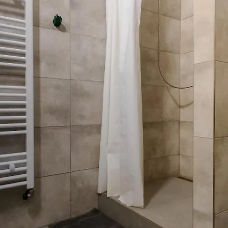 Habitación en casa particular útulný Podkrovní R4 V Praze Praga
