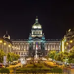 Utulny Podkrovni R4 V Praze