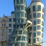 Utulny Podkrovni R4 V Praze 홈스테이