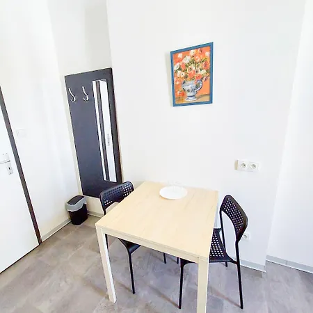 Utulny Podkrovni R4 V Praze Kwatera prywatna