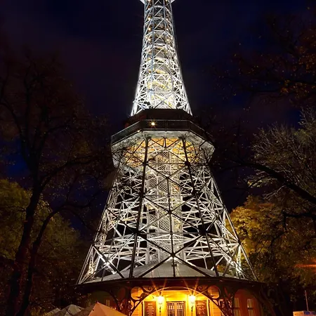 Utulny Podkrovni R4 V Praze Praga
