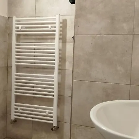 Utulny Podkrovni R4 V Praze