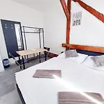 útulný Podkrovní R4 V Praze Praga